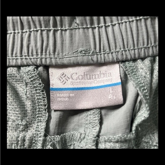 Columbia Shorts Women’s Large Light Green Moisture Wicking Pockets Hike Athletic - Picture 3 of 5